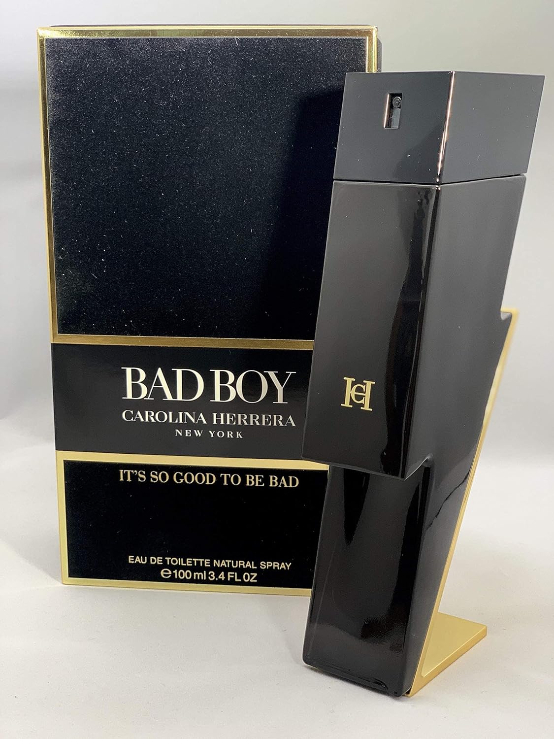 Read more about the article Bad Boy by Carolina Herrera Review